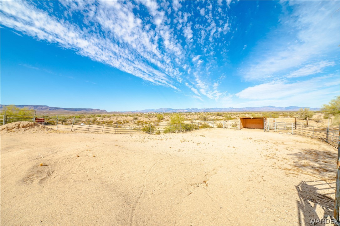 16722 Lawton Road Yucca, AZ 86438 - Photo 39 of 76 Yard