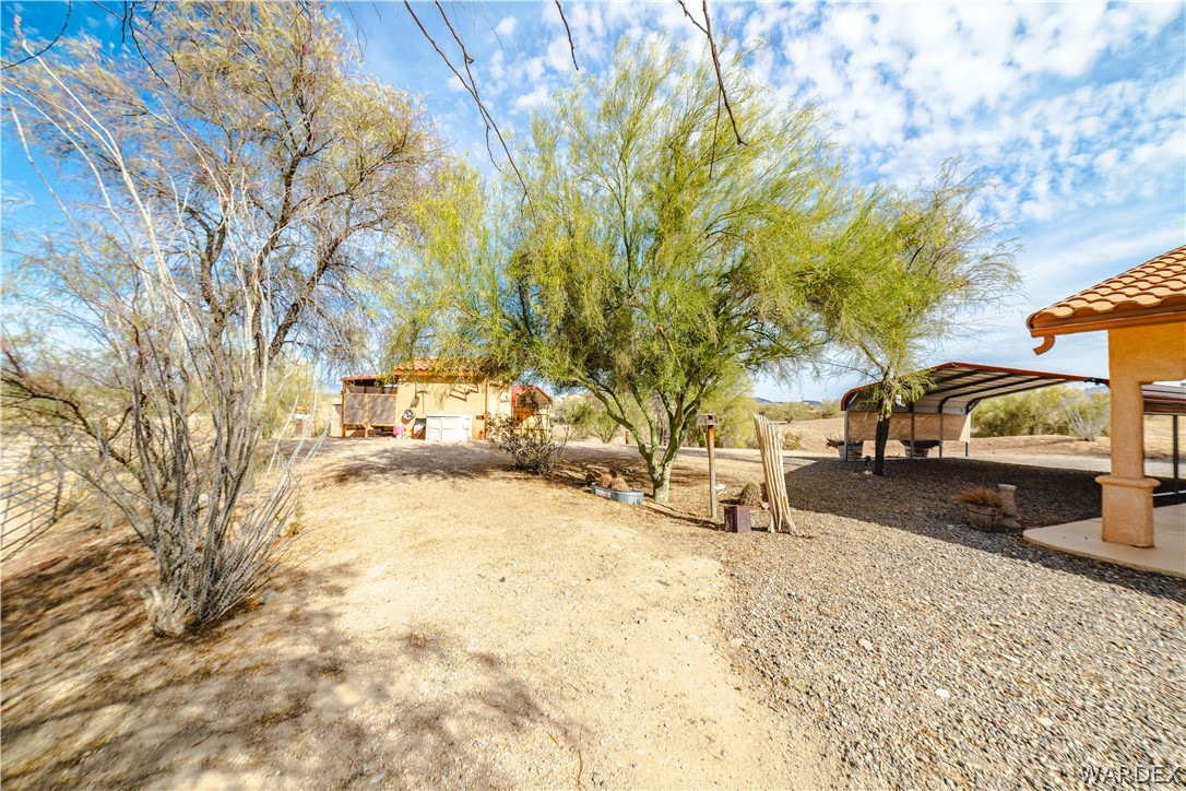 16722 Lawton Road Yucca, AZ 86438 - Photo 42 of 76 Yard