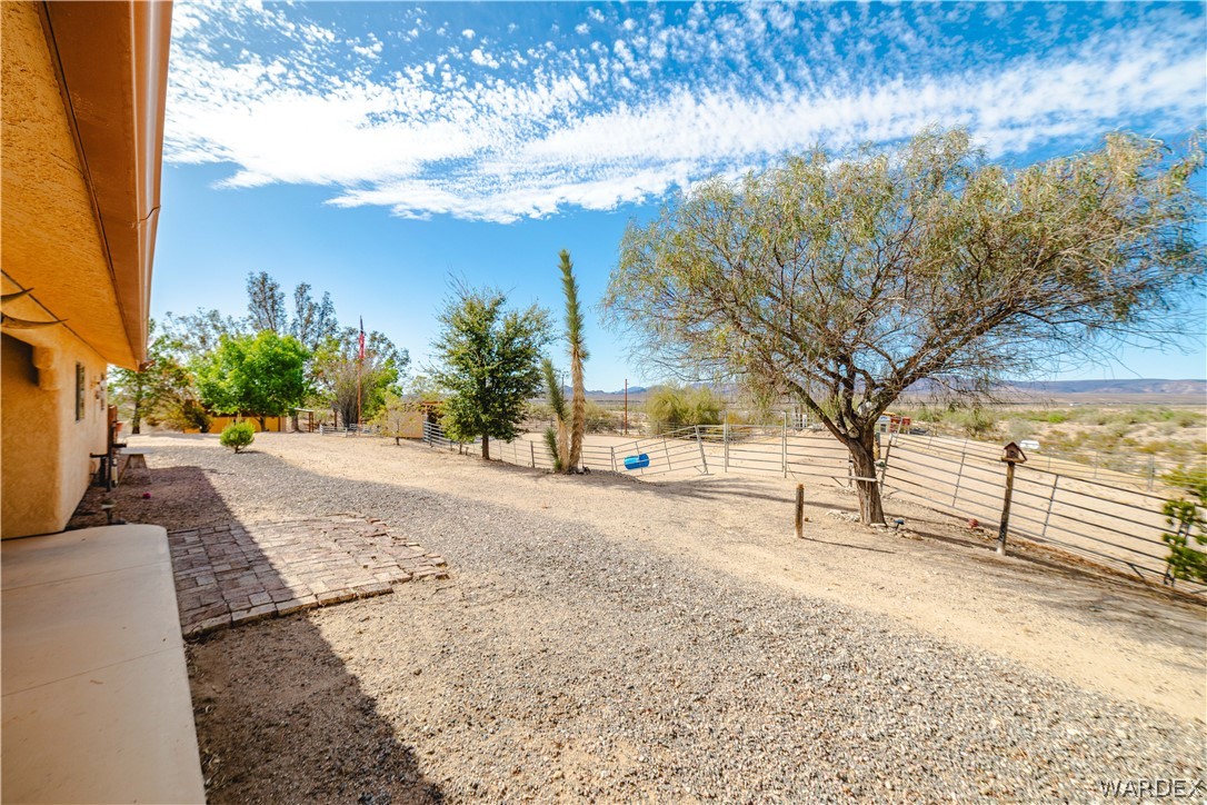 16722 Lawton Road Yucca, AZ 86438 - Photo 47 of 76 Yard