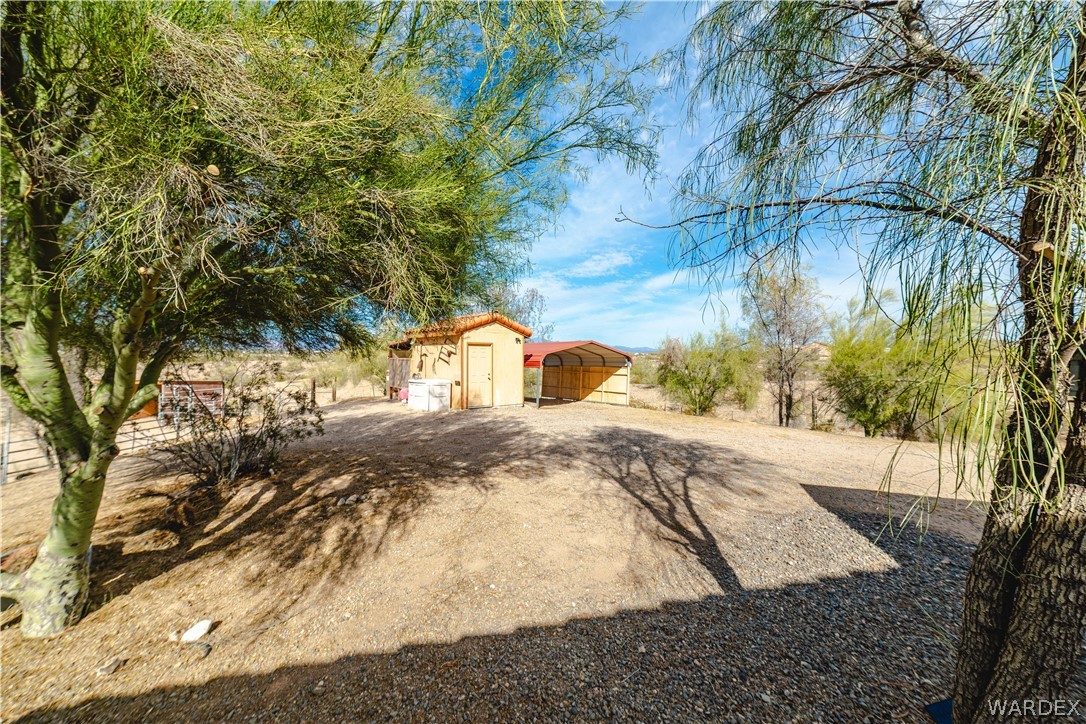 16722 Lawton Road Yucca, AZ 86438 - Photo 49 of 76 Yard