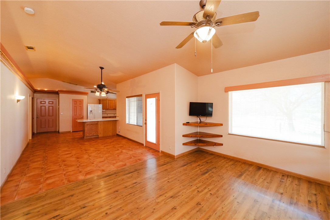 16722 Lawton Road Yucca, AZ 86438 - Photo 5 of 76 Living Room