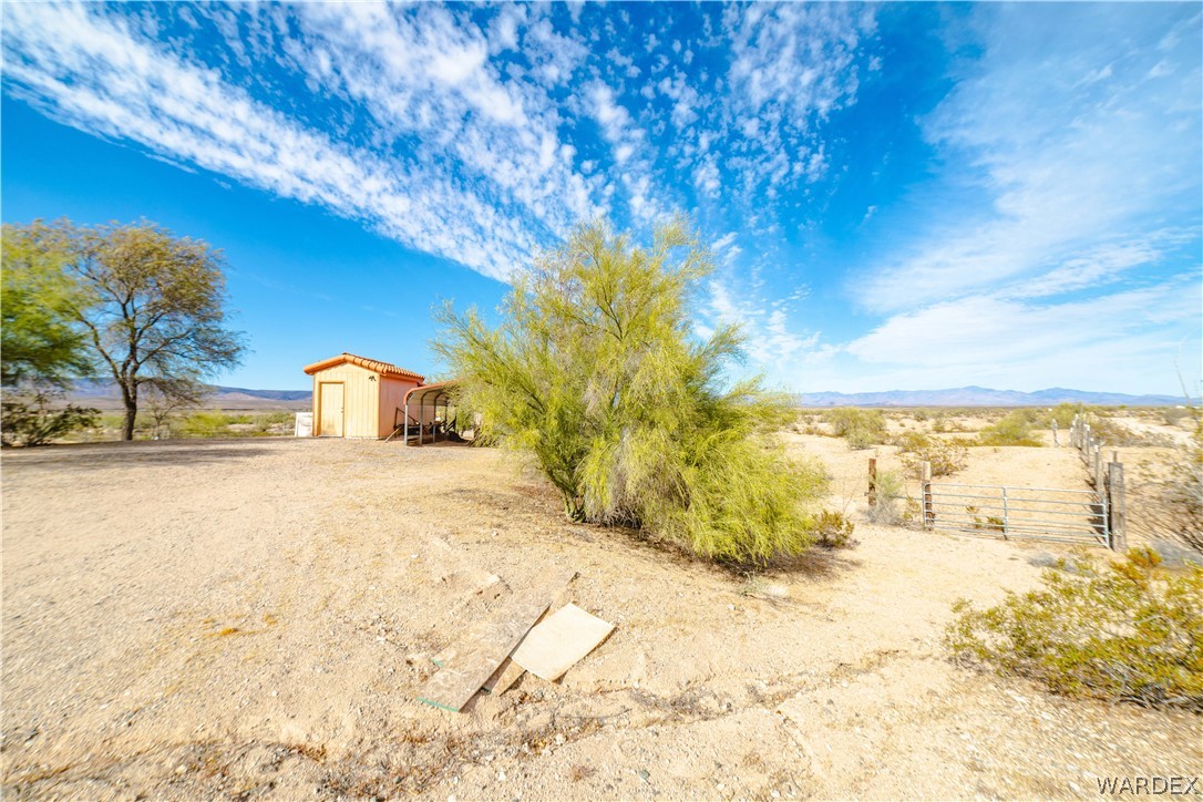 16722 Lawton Road Yucca, AZ 86438 - Photo 53 of 76 Yard