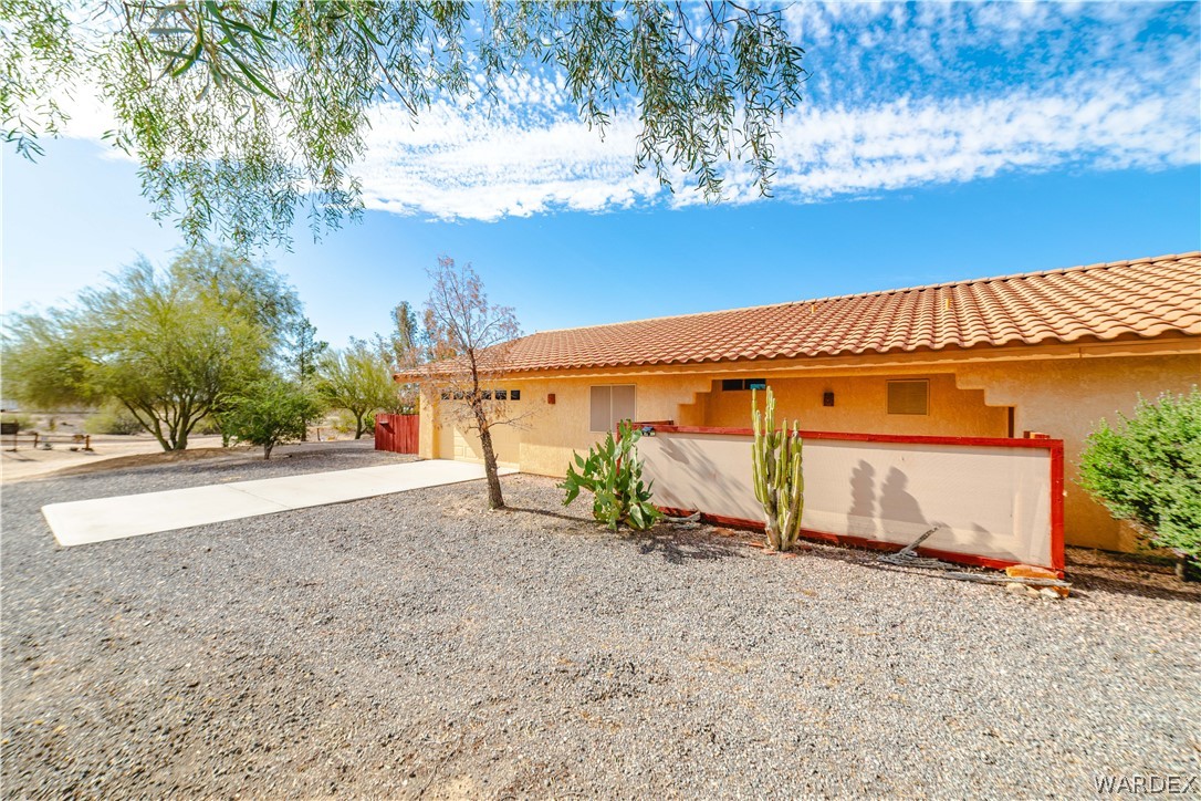 16722 Lawton Road Yucca, AZ 86438 - Photo 57 of 76 Side of Structure