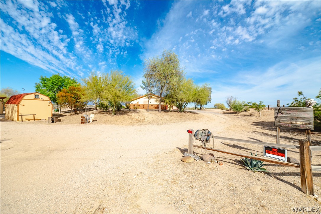 16722 Lawton Road Yucca, AZ 86438 - Photo 64 of 76 Yard