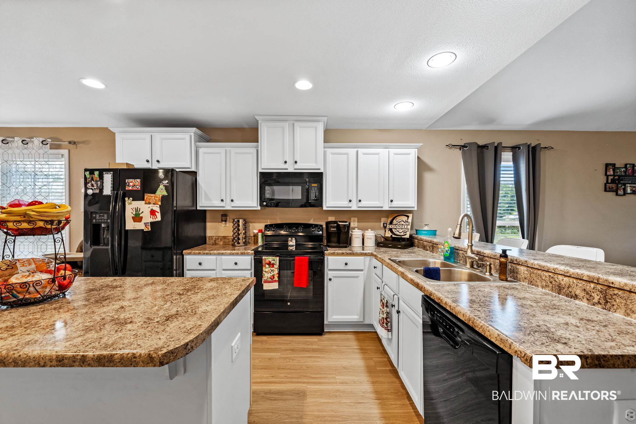 1357 Majesty Loop Foley, AL 36535 - Photo 7 of 23 Kitchen