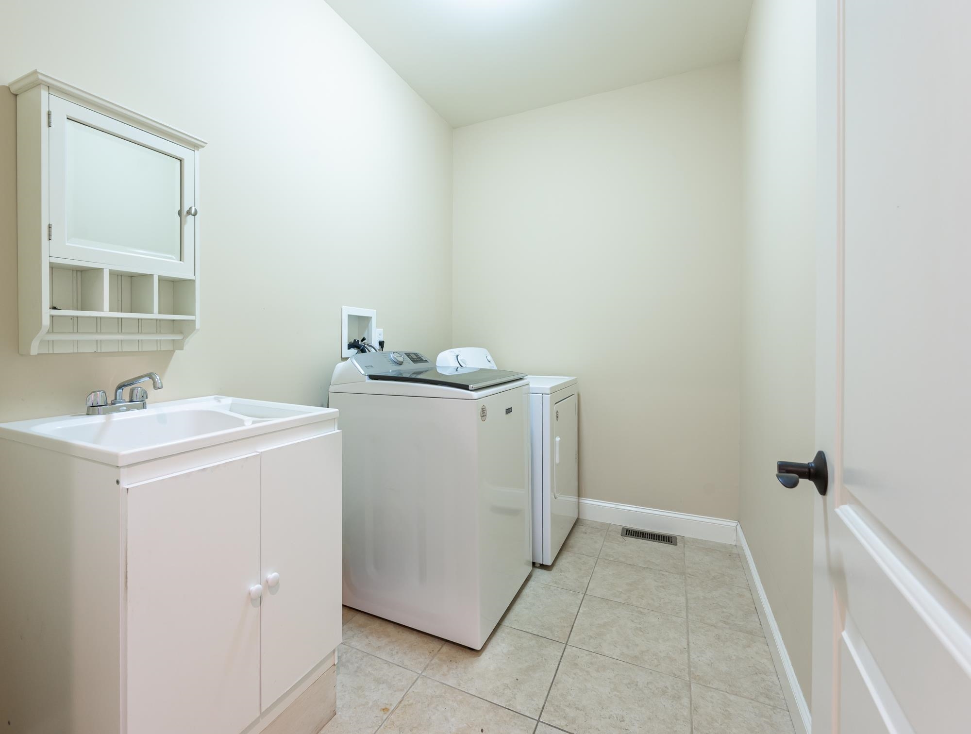 192 Addison Road Goffstown, NH 03045 - Photo 12 of 36