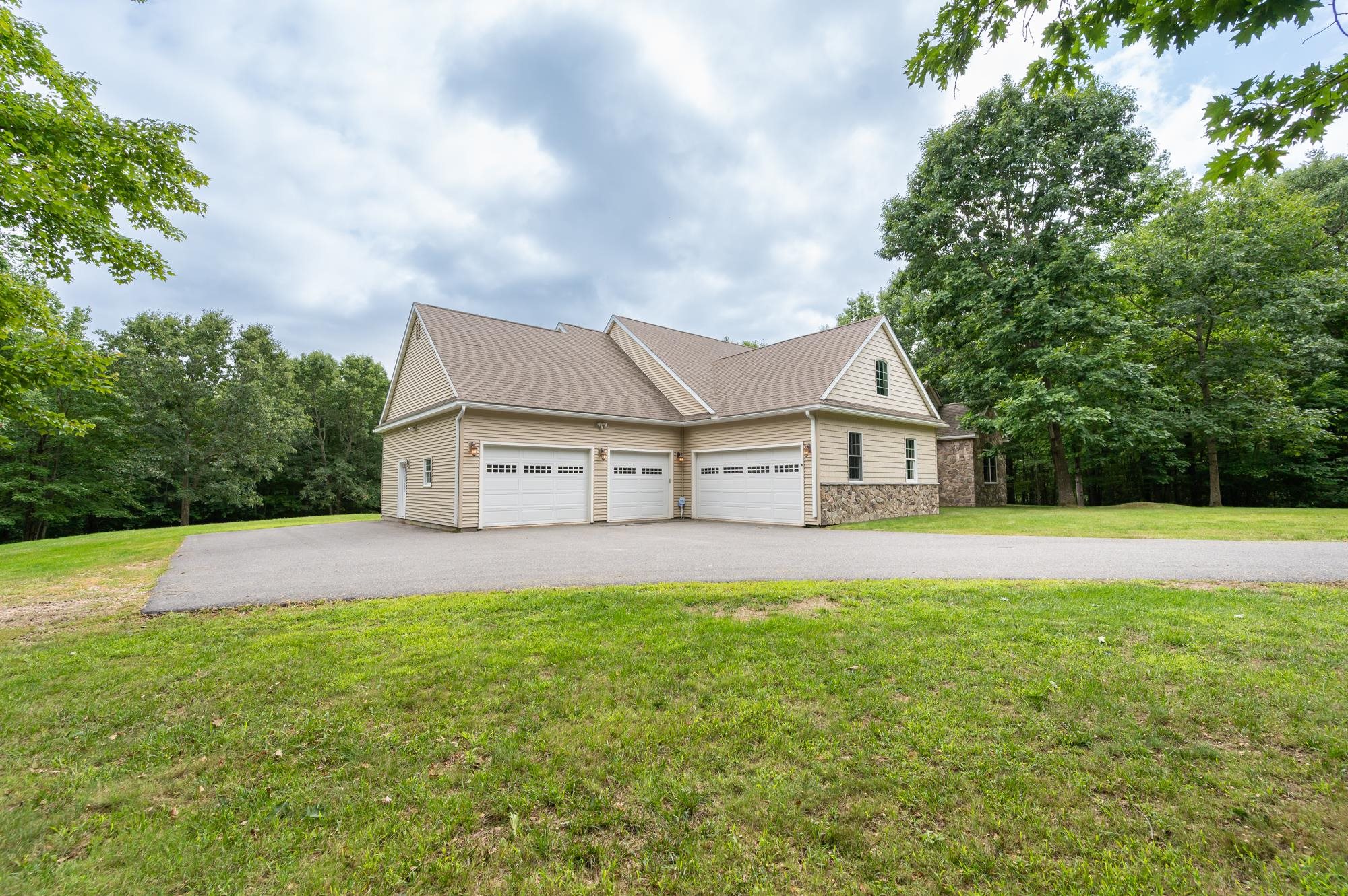 192 Addison Road Goffstown, NH 03045 - Photo 31 of 36