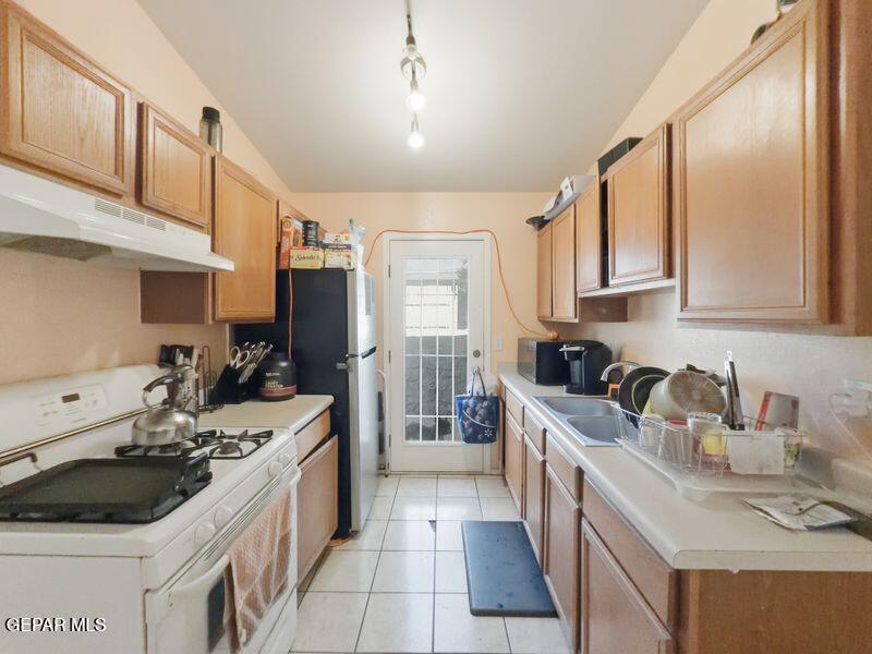 1695 St Stephen Place El Paso, TX 79936 - Photo 4 of 17 image00004