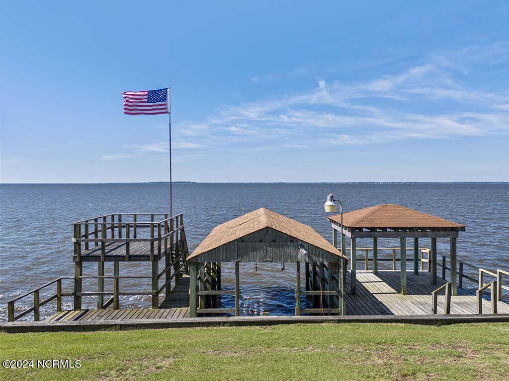 Dock * Pavilion * Boathouse * Boatlift - Priceless
