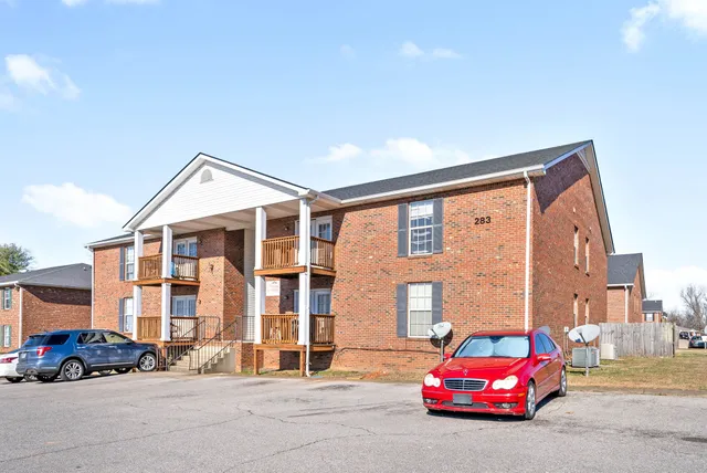 $995 | 240 Timber Ct Drive, Unit E, Clarksville, TN 37043