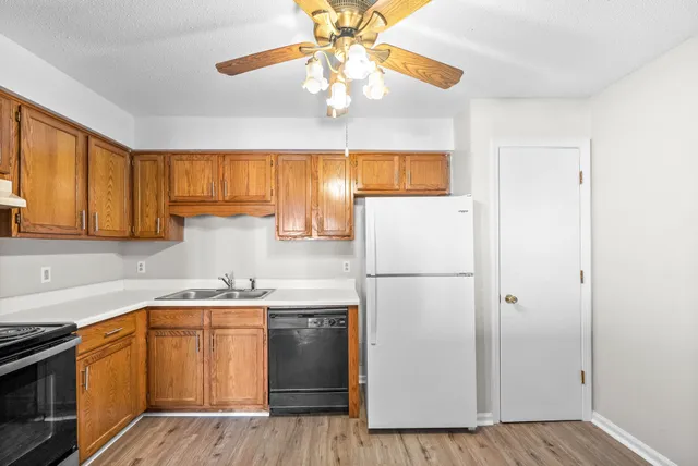 $995 | 240 Timber Ct Drive, Unit E, Clarksville, TN 37043