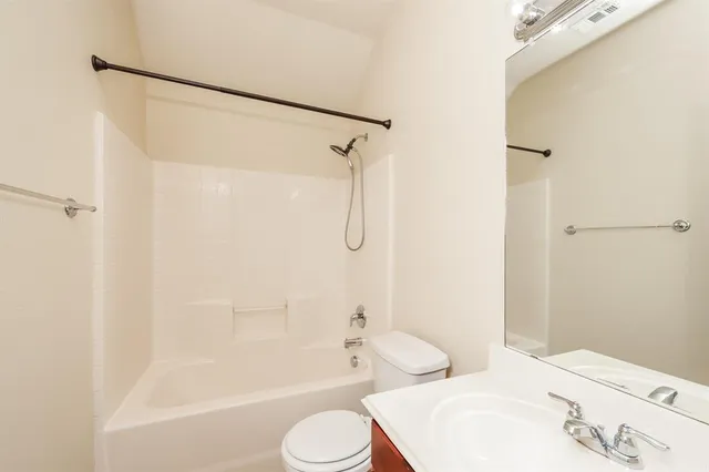 $1,800 | 601 Rising Creek Drive, Little Elm, TX 75068