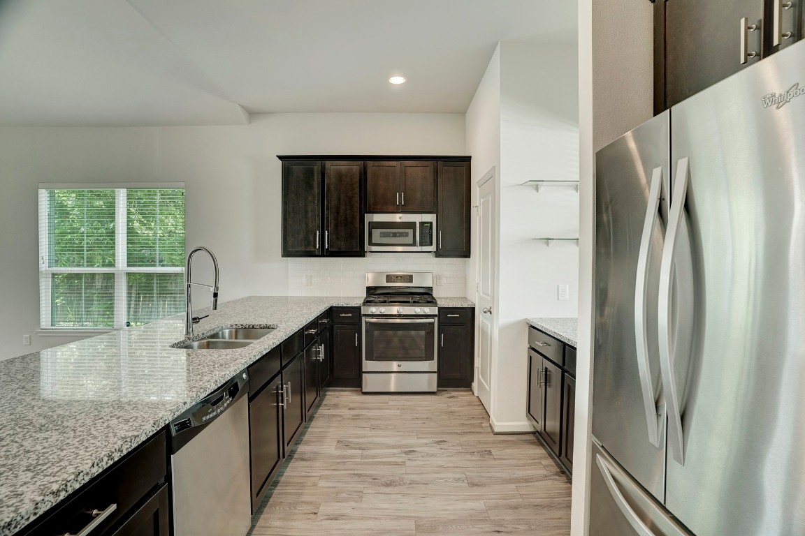 3413 Omega Street Houston, TX 77022 - Photo 5 of 12