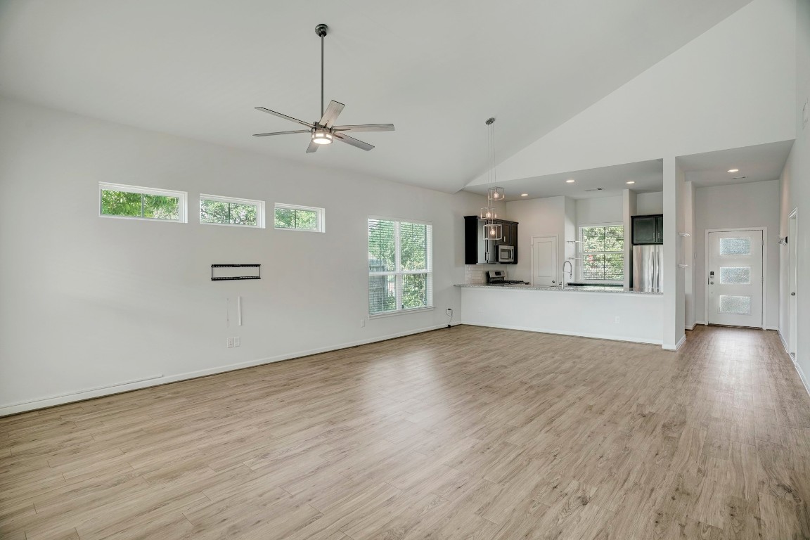 3413 Omega Street Houston, TX 77022 - Photo 8 of 12