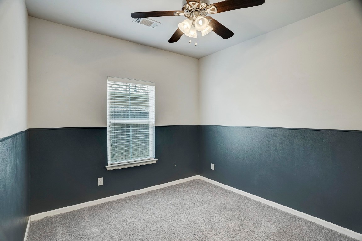 3413 Omega Street Houston, TX 77022 - Photo 9 of 12