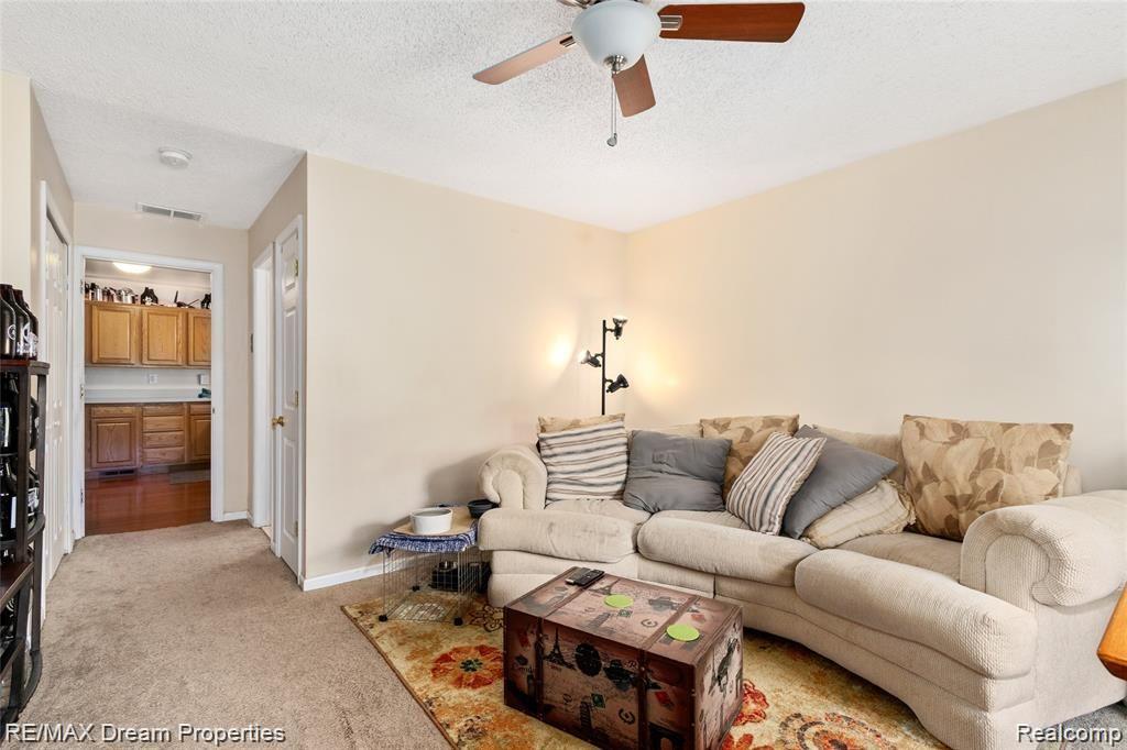 49720 Mott Road Canton, MI 48188 - Photo 10 of 23