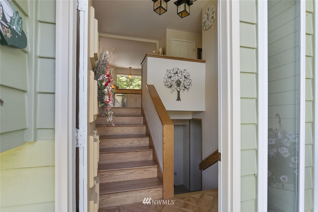 17646 122nd Place Southeast Renton, WA 98058 - Photo 4 of 25