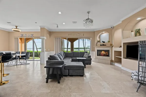 $3,100,000 | 7 Cove View Court, Cocoa Beach, FL 32931