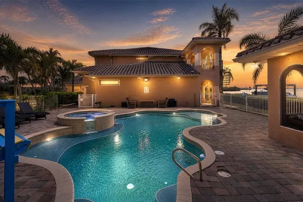 $3,100,000 | 7 Cove View Court, Cocoa Beach, FL 32931