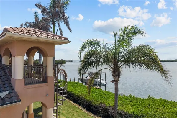 $3,100,000 | 7 Cove View Court, Cocoa Beach, FL 32931