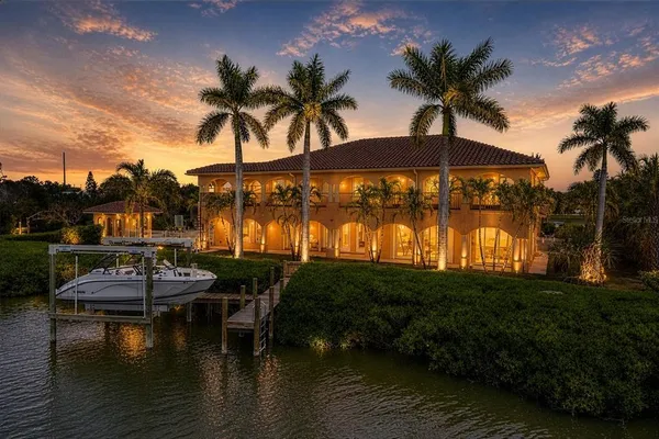 $3,100,000 | 7 Cove View Court, Cocoa Beach, FL 32931