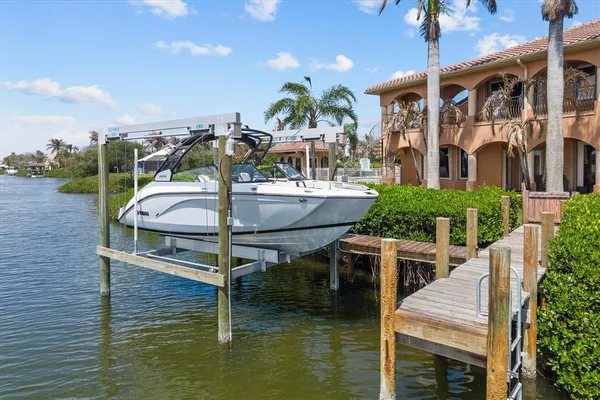 $3,100,000 | 7 Cove View Court, Cocoa Beach, FL 32931