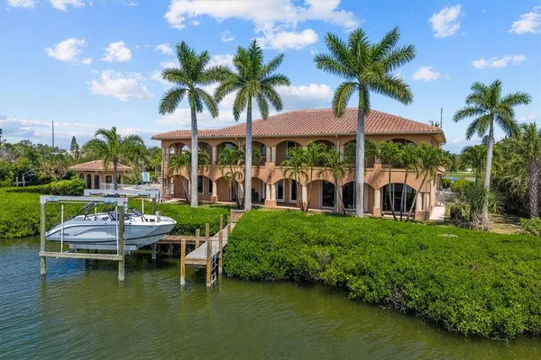 $3,100,000 | 7 Cove View Court, Cocoa Beach, FL 32931