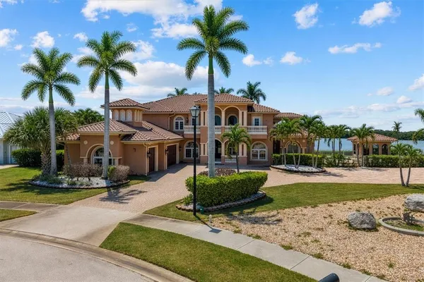 $3,100,000 | 7 Cove View Court, Cocoa Beach, FL 32931