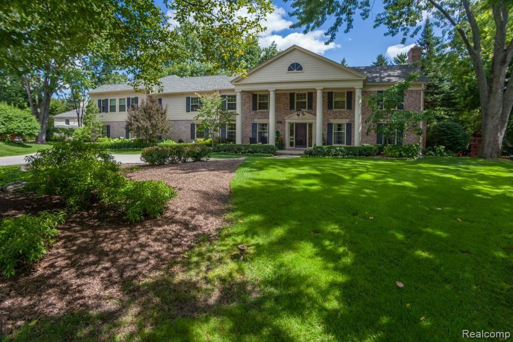 2601 Indian Mound Road Bloomfield Hills, MI 48301 - Photo 2 of 23