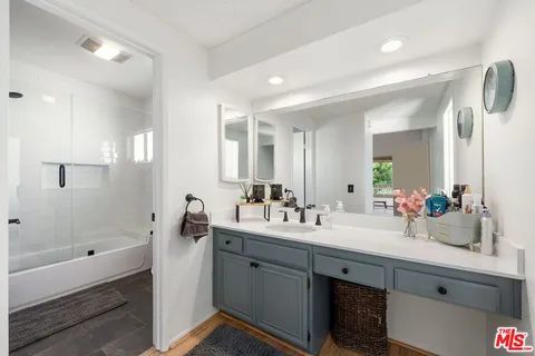 $1,125,000 | 17084 Palisades Circle, Pacific Palisades, CA 90272