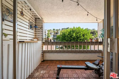 $1,125,000 | 17084 Palisades Circle, Pacific Palisades, CA 90272