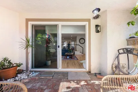 $1,125,000 | 17084 Palisades Circle, Pacific Palisades, CA 90272