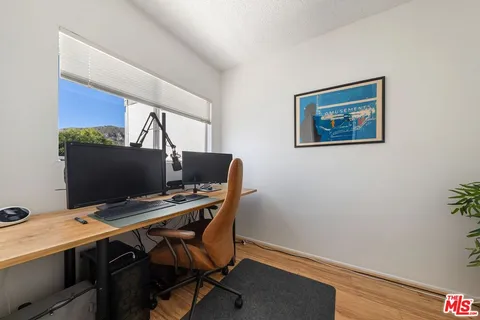 $1,125,000 | 17084 Palisades Circle, Pacific Palisades, CA 90272