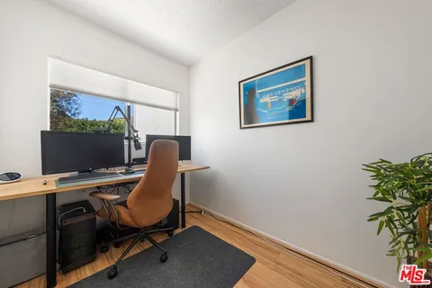 $1,125,000 | 17084 Palisades Circle, Pacific Palisades, CA 90272