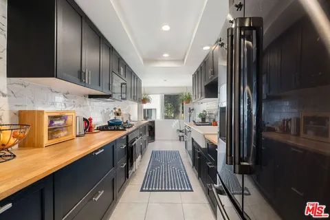 $1,125,000 | 17084 Palisades Circle, Pacific Palisades, CA 90272