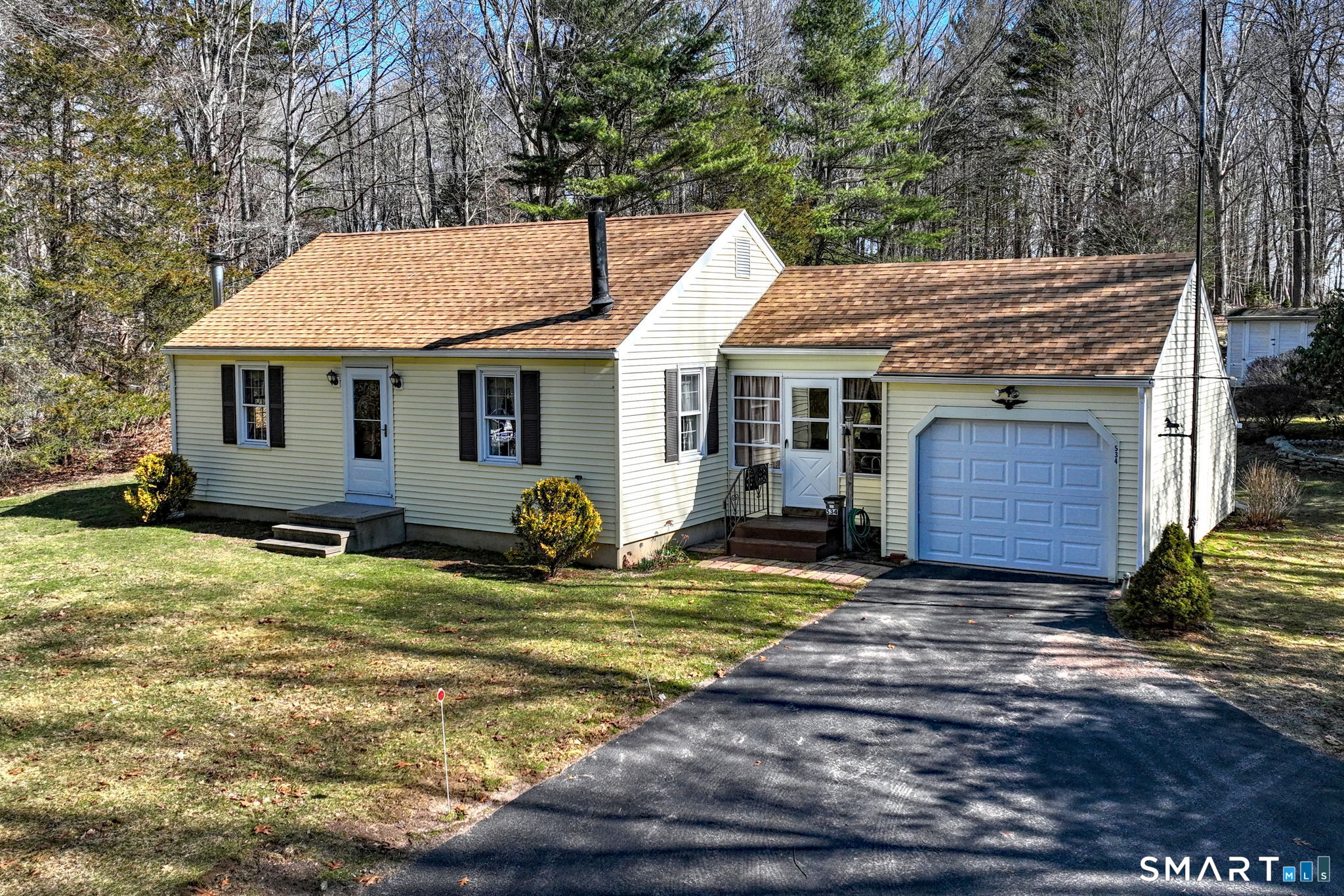 534 Horse Pond Road Madison, CT 06443 - Photo 2 of 15