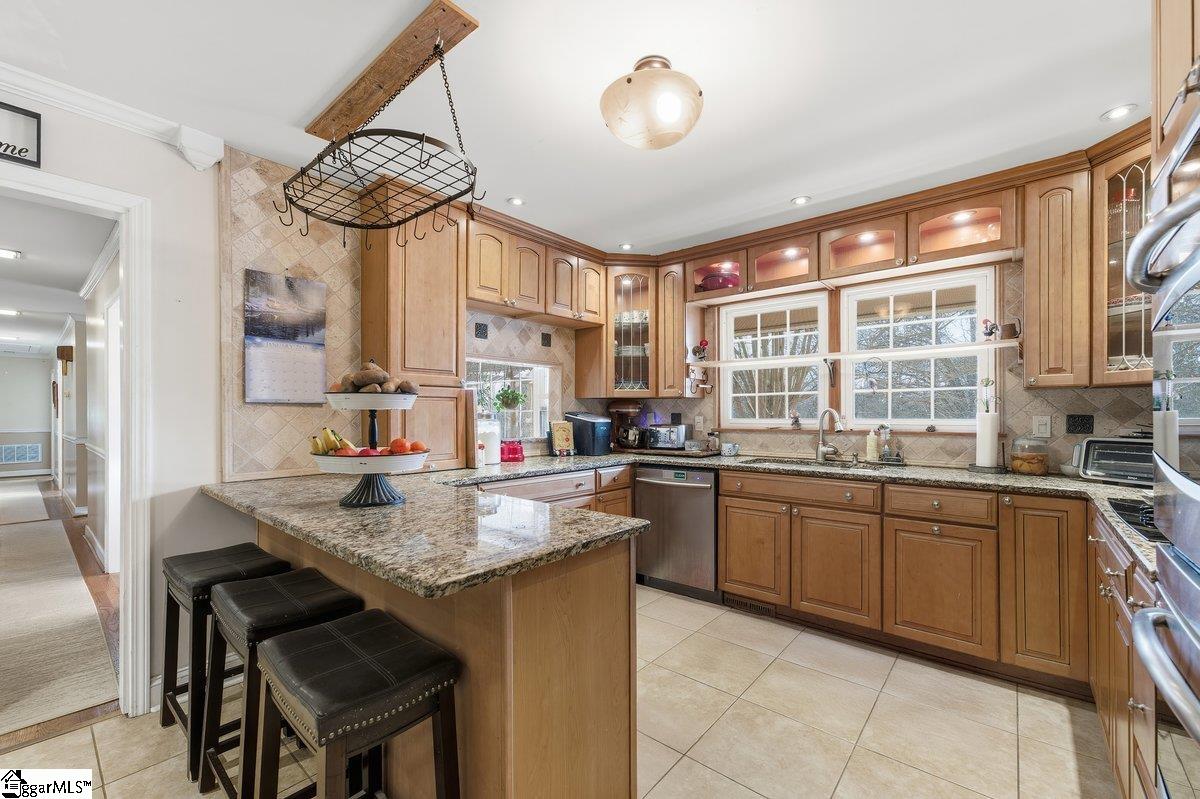 144 Dobson Lane Easley, SC 29640 - Photo 2 of 29