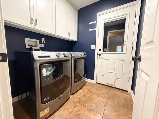 $445,000 | 1517 Johnston Drive, Raymore, MO 64083