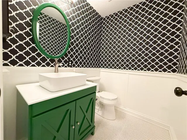 $440,000 | 1517 Johnston Drive, Raymore, MO 64083