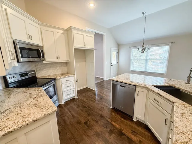 $440,000 | 1517 Johnston Drive, Raymore, MO 64083