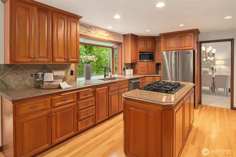 $2,495,000 | 18138 Northeast 130th Place, Redmond, WA 98052