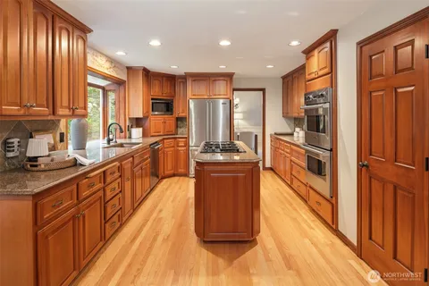$2,495,000 | 18138 Northeast 130th Place, Redmond, WA 98052