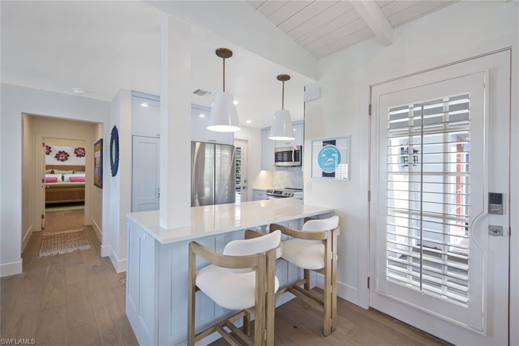 47 8th Avenue South Naples, FL 34102 - Photo 8 of 27 Dining Bar