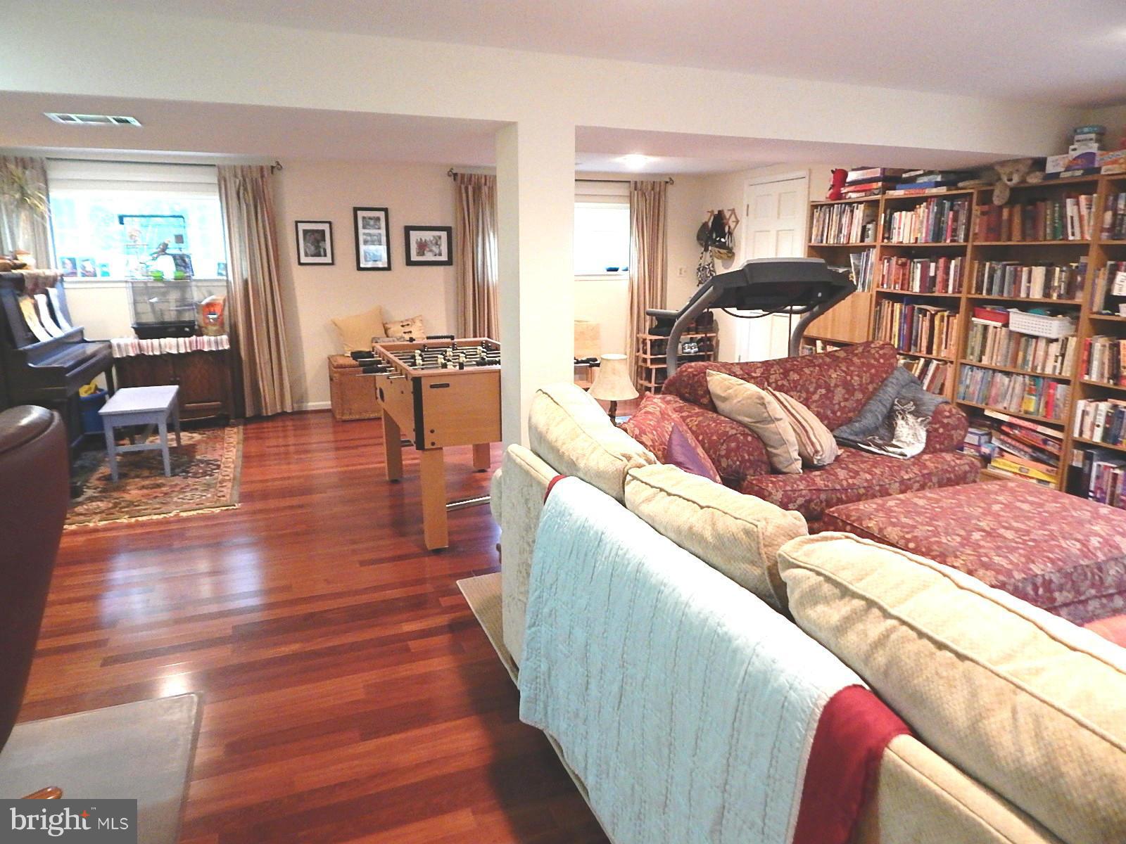 5508 Moultrie Road Springfield, VA 22151 - Photo 19 of 27 Family Room