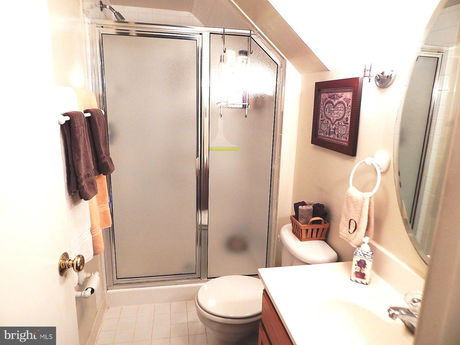 5508 Moultrie Road Springfield, VA 22151 - Photo 21 of 27 Bath