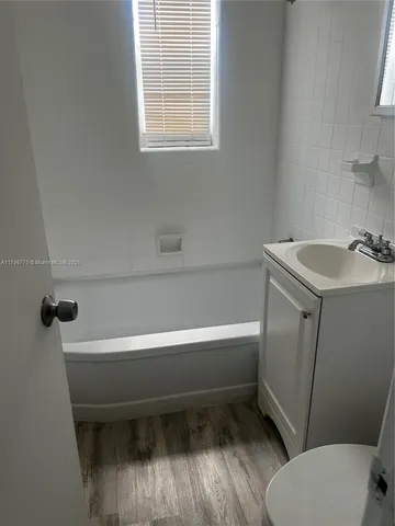 $2,500 | 1608 Drexel Avenue, Unit 18, Miami Beach, FL 33139