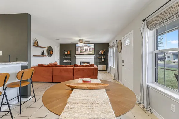 $2,100 | 5725 Ventura Lane, Corpus Christi, TX 78417