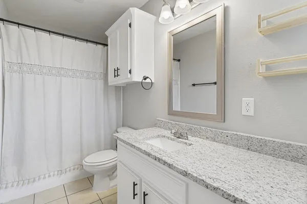 $2,100 | 5725 Ventura Lane, Corpus Christi, TX 78417