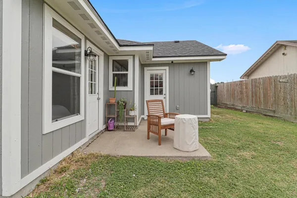 $2,100 | 5725 Ventura Lane, Corpus Christi, TX 78417