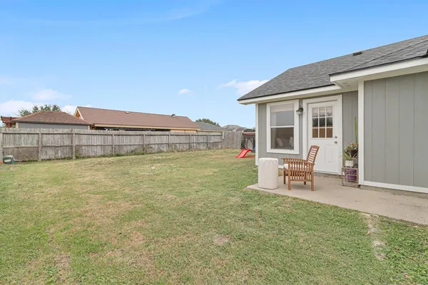 $2,100 | 5725 Ventura Lane, Corpus Christi, TX 78417